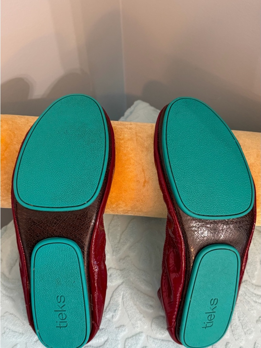 Tieks Ruby Red patent 11 EUC - Picture 4 of 9